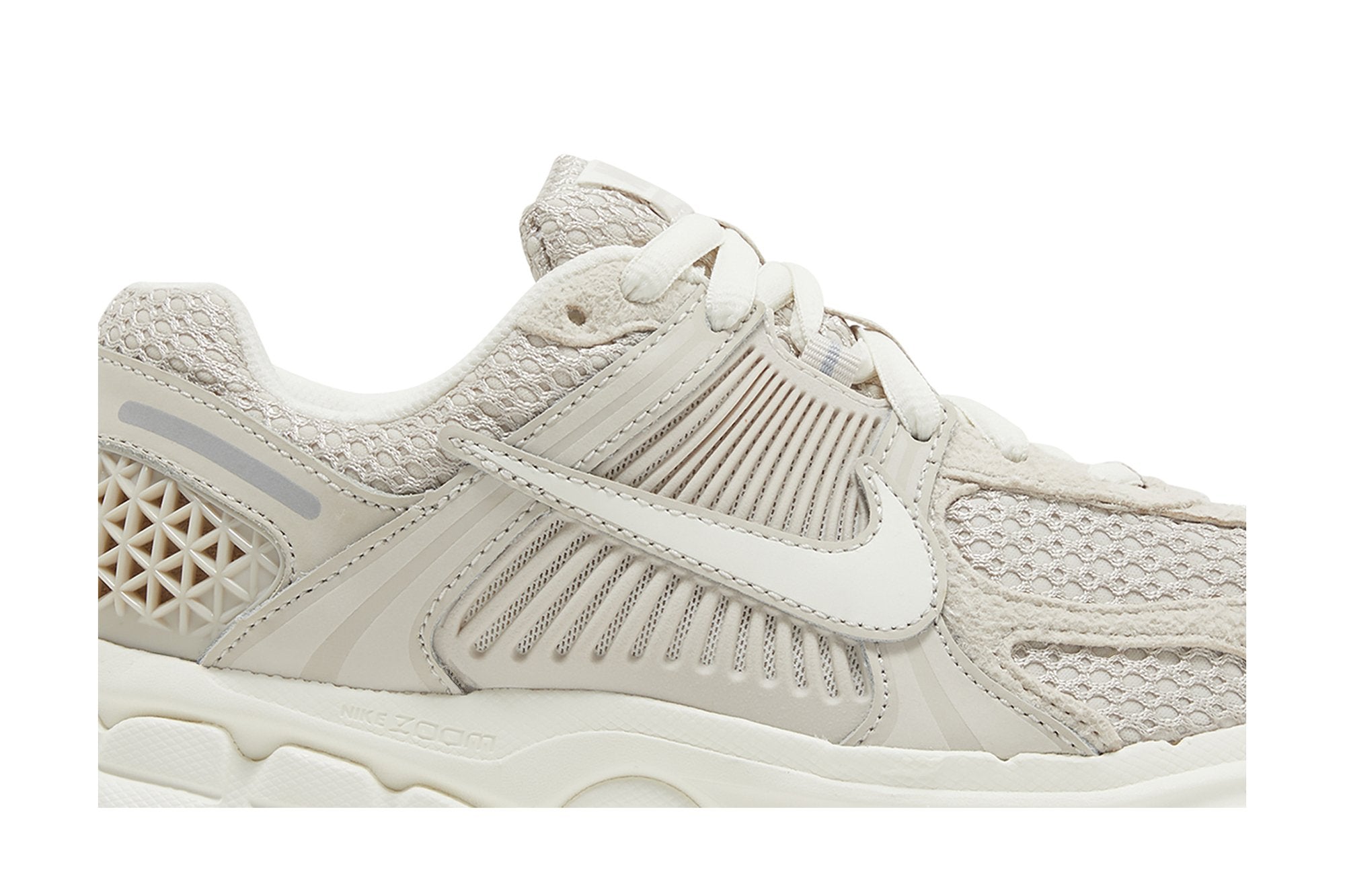 Women's Nike Air Zoom Vomero 5 - Light Orewood Brown ()